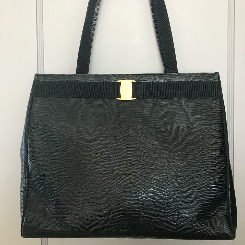 GUC Salvatore Ferragamo Women’s Black Authentic Vara Shoulder Tote